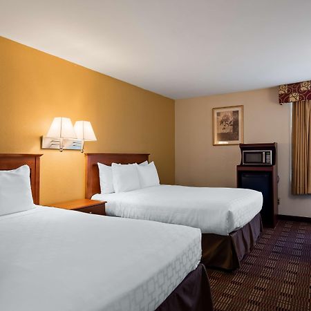 Surestay Hotel By Best Western East Brunswick Kültér fotó